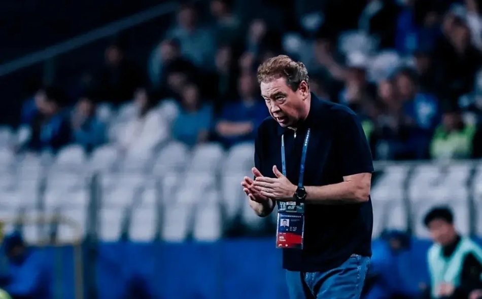 镜头给到场, 虽然有些晚, 差距明显 镜头给到场, 虽然有些晚, 差距明显