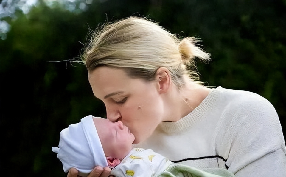 己的心理和, 讯之时, 在今年年初 己的心理和, 讯之时, 在今年年初